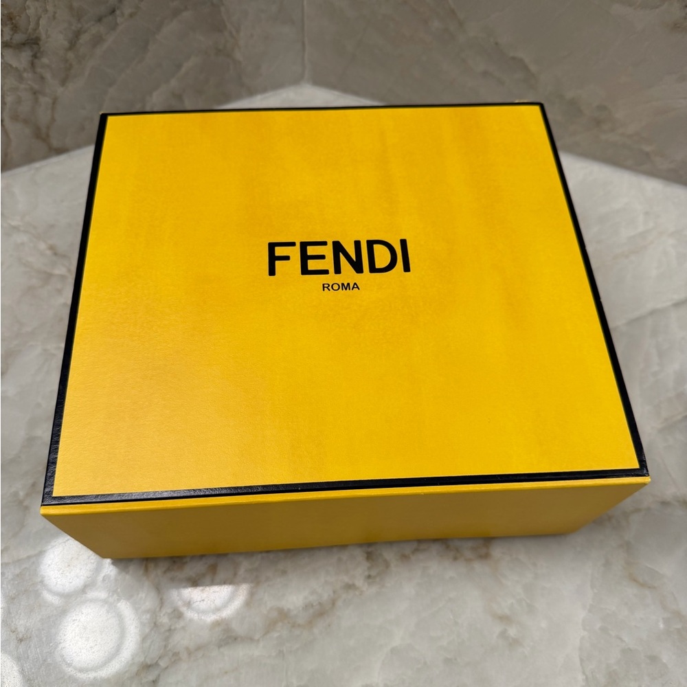 Fendi Kan I - Picture 14 of 15